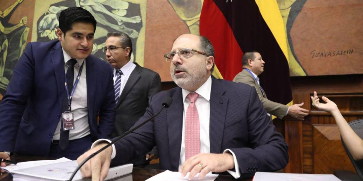 La Asamblea sesionará en Machala en medio de una ola de violencia; Kronfle da recomendaciones de seguridad