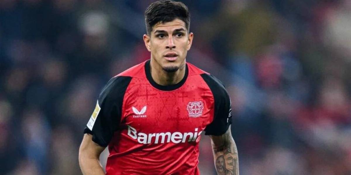 Hincapié, entre los siete fichajes a resolver en la recta final del mercado de fichajes en la Premier League