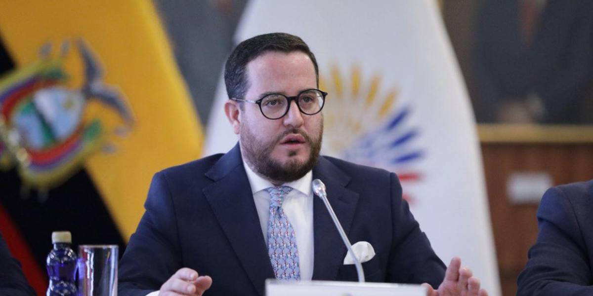 Un asambleísta del oficialismo denuncia al secretario de la Asamblea, Alejandro Muñoz