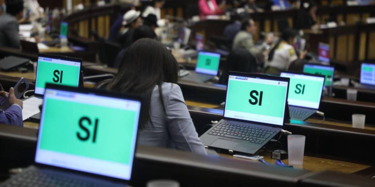 La Asamblea aprueba la Ley de Fortalecimiento Crediticio, el quinto proyecto económico urgente de Noboa