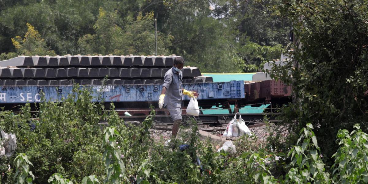 Más de 100 cuerpos sin identificar, 3 días después del choque de trenes en India