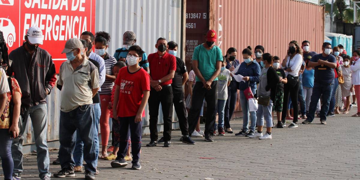 Defensoría del Pueblo: exigir presentación del carnet de vacunación es una medida inconstitucional