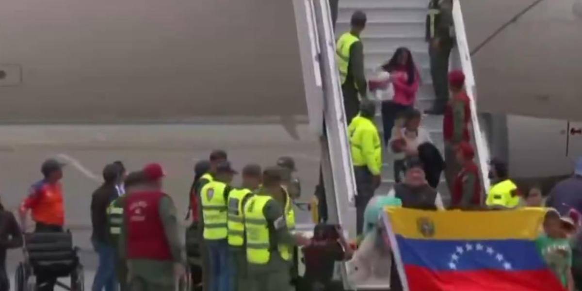 Más de 300 repatriados llegaron a Venezuela en un vuelo procedente de México
