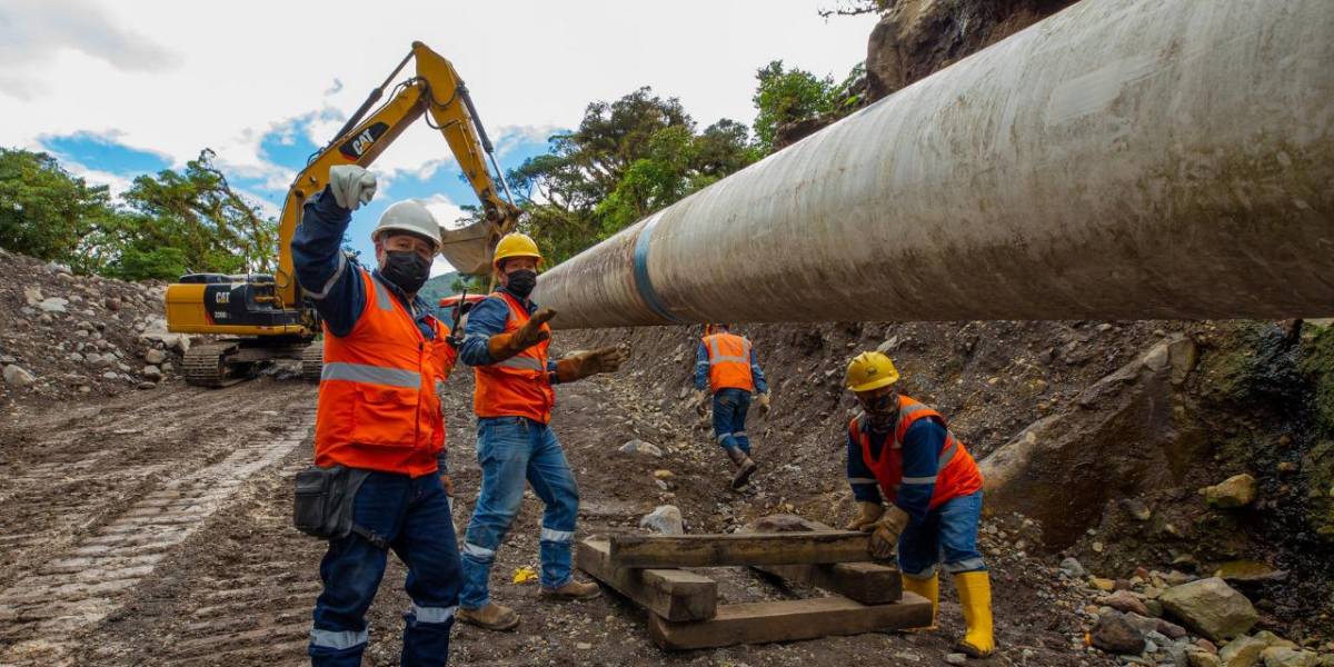 Ecuador acelera construcción de variantes de oleoductos afectados por erosión