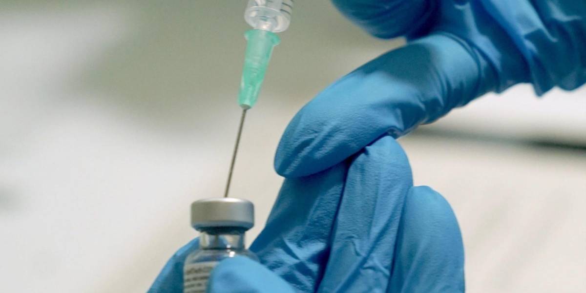 Una dosis de Sputnik o AstraZeneca baja mortalidad hasta 80%, según Argentina