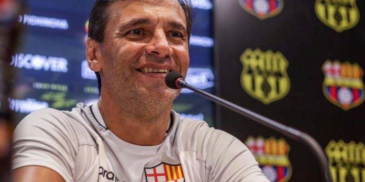 Barcelona oficializa el regreso de Fabián Bustos