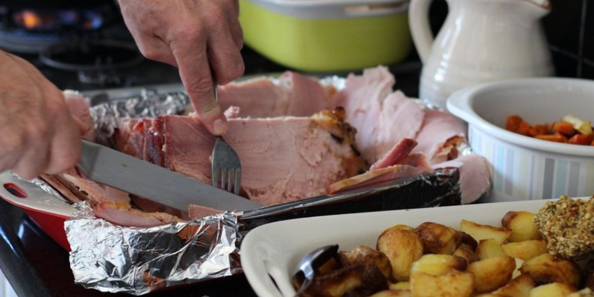 Los problemas gastrointestinales aumentan en diciembre por el exceso de comida y bebida