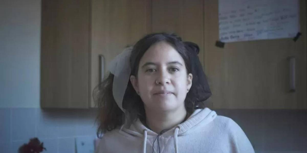 La madre soltera inglesa que necesita 5 trabajos para sobrevivir