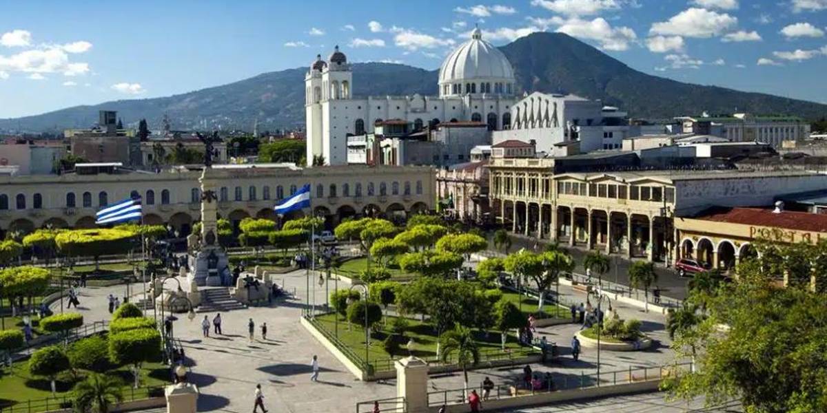 EE. UU. califica a El Salvador con el nivel más seguro para viajar
