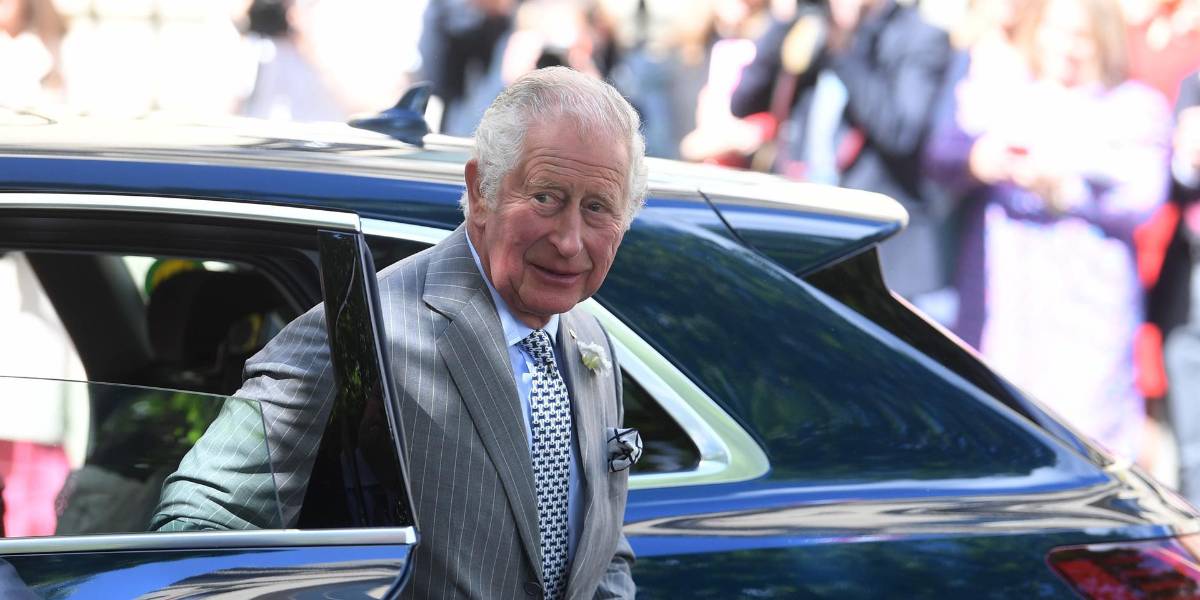 El príncipe Carlos aceptó $1,2 millones de la familia de Osama bin Laden, según un diario