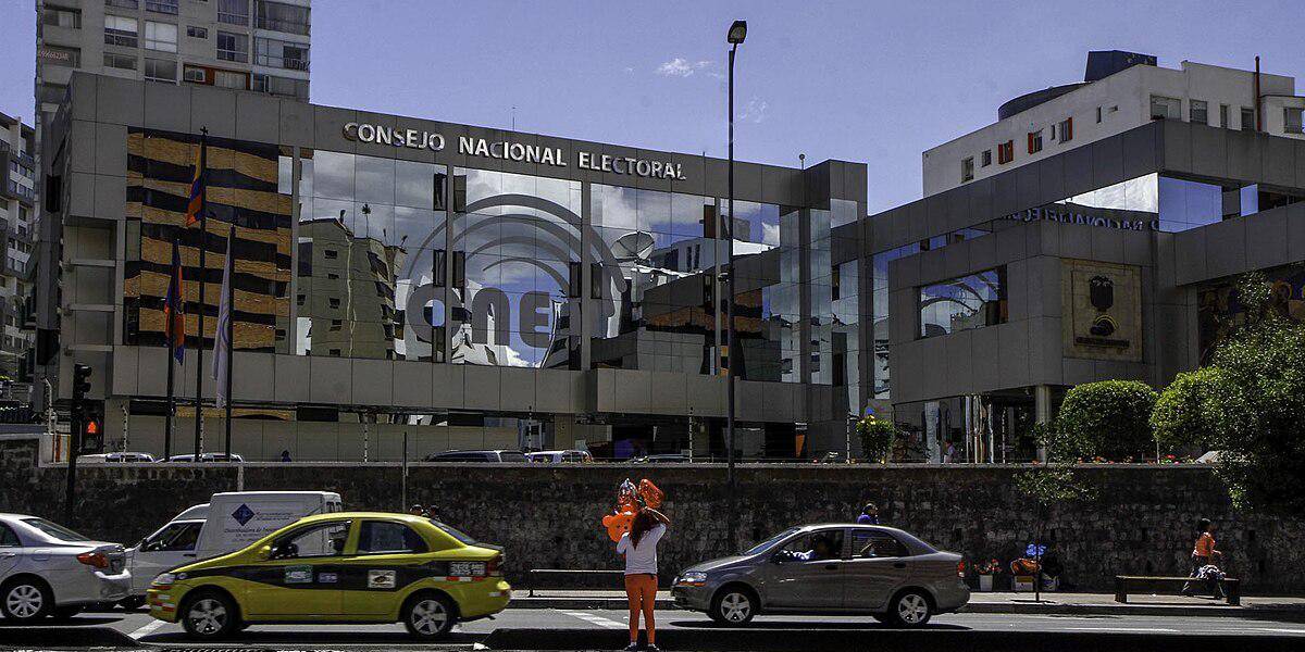 El CNE aprueba inicio del referéndum sobre bases extranjeras y financiamiento a partidos el 20 de septiembre