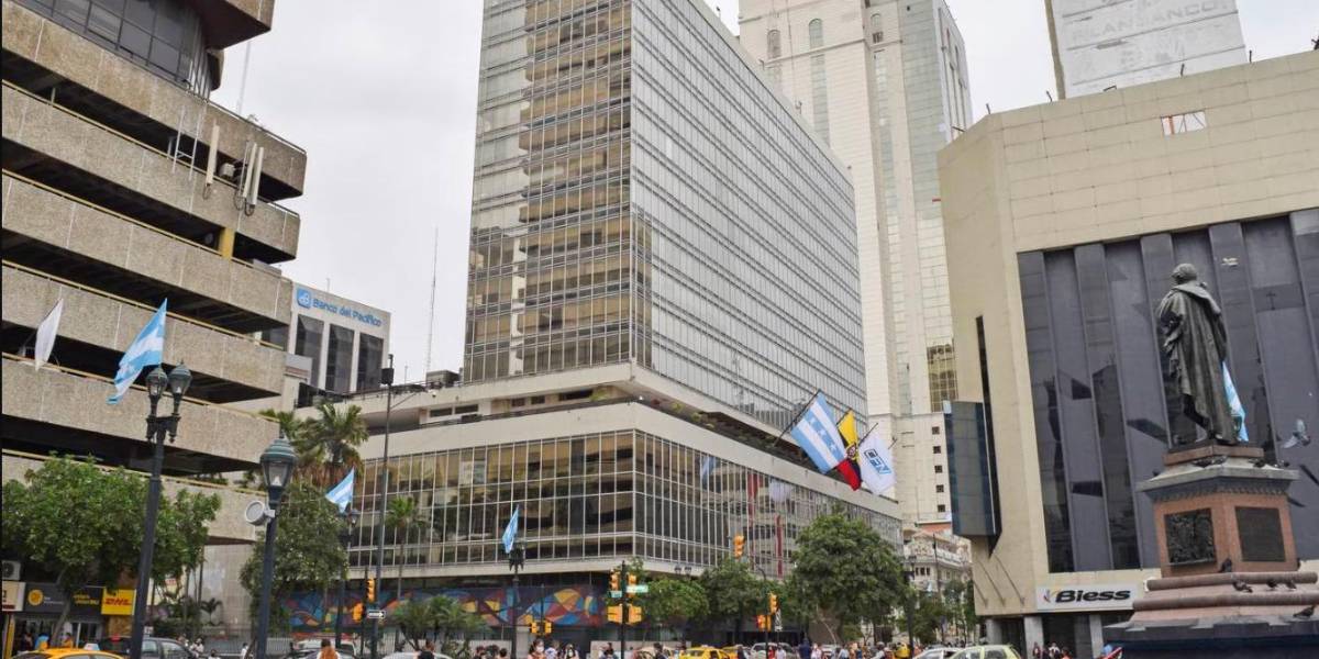 La Corte Constitucional frenó el embargo de 17 bienes que pertenecen al Banco Central