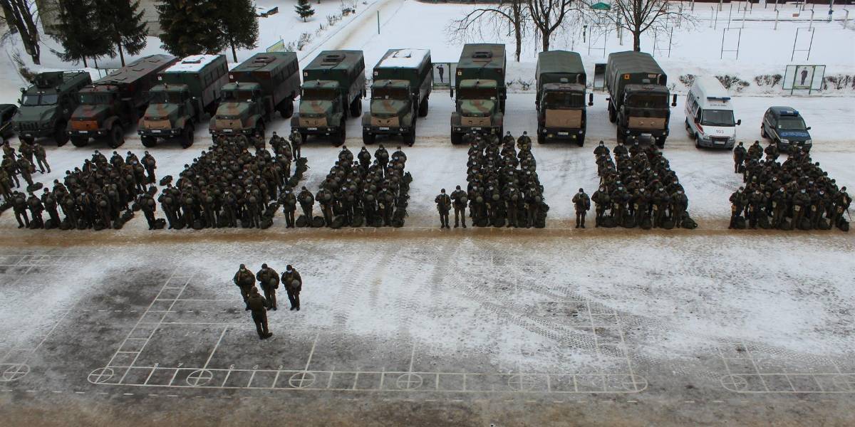 Cancillería ecuatoriana pide que compatriotas en Ucrania se contacten con embajada en Austria