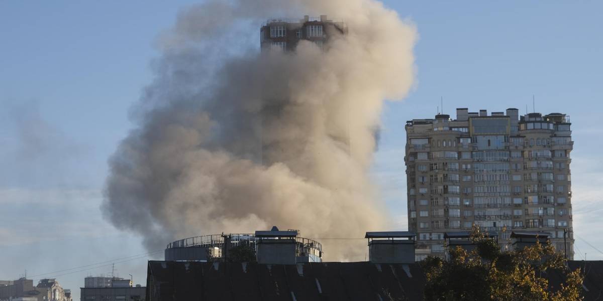 Rusia ataca con 43 drones y Ucrania derriba 37, según fuerzas ucranianas