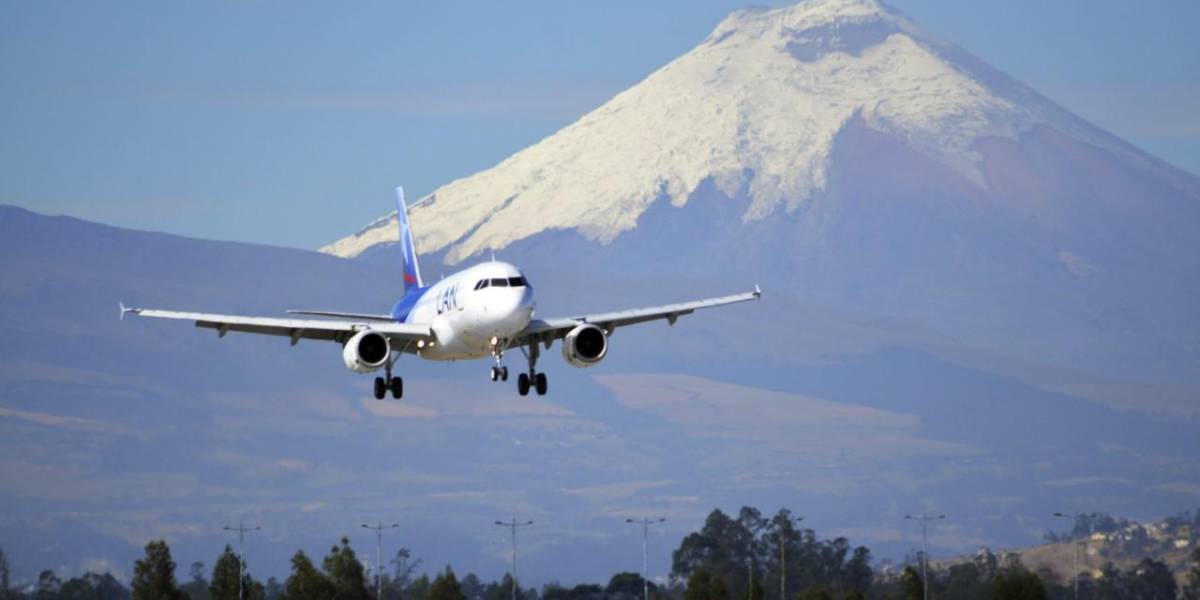 Llegan a Quito 248 ecuatorianos evacuados de Ucrania en vuelo humanitario