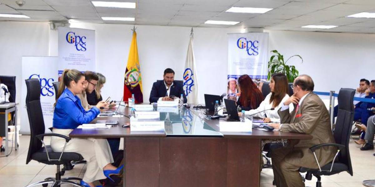 ¿El retroceso de la Liga Azul libra a los consejeros de la destitución de la Corte Constitucional?