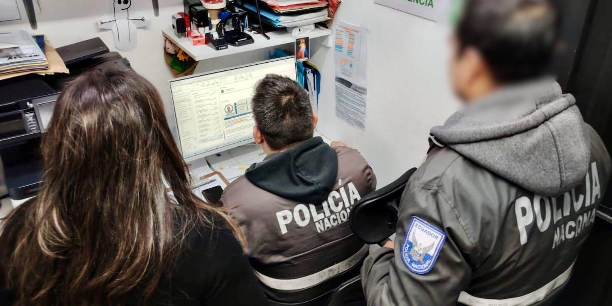 Un notario de Quito fue detenido cuando viajaba en un bus interprovincial