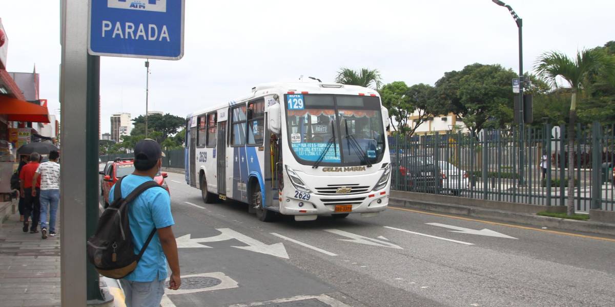 Se acabó paro parcial de transporte público en Guayaquil