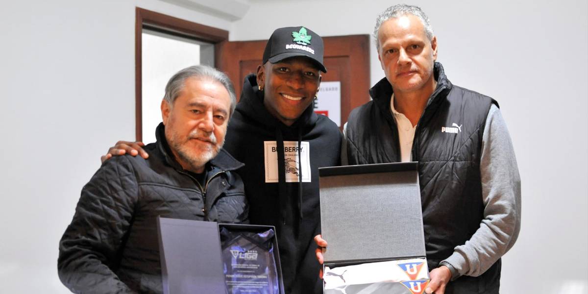 Liga Pro: Pervis Estupiñán fue homenajeado por Liga de Quito