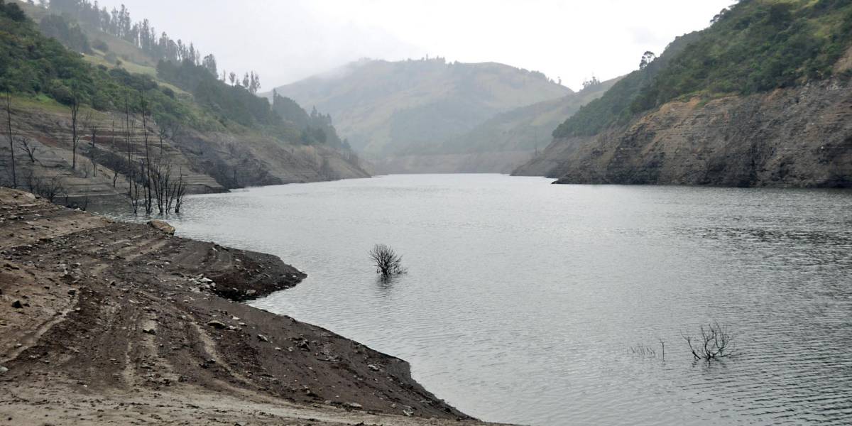 Embalse de Mazar en Azuay