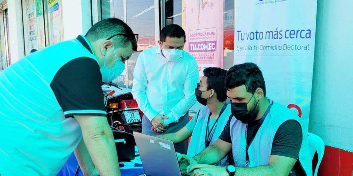 Cambio de domicilio electoral en Guayaquil: 42 brigadas del CNE atenderán hasta el sábado que termina el plazo