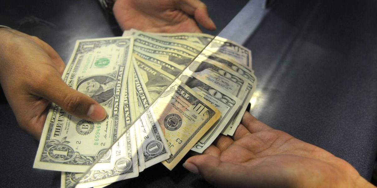 Récord en flujo de remesas hacia Ecuador durante el primer semestre del año