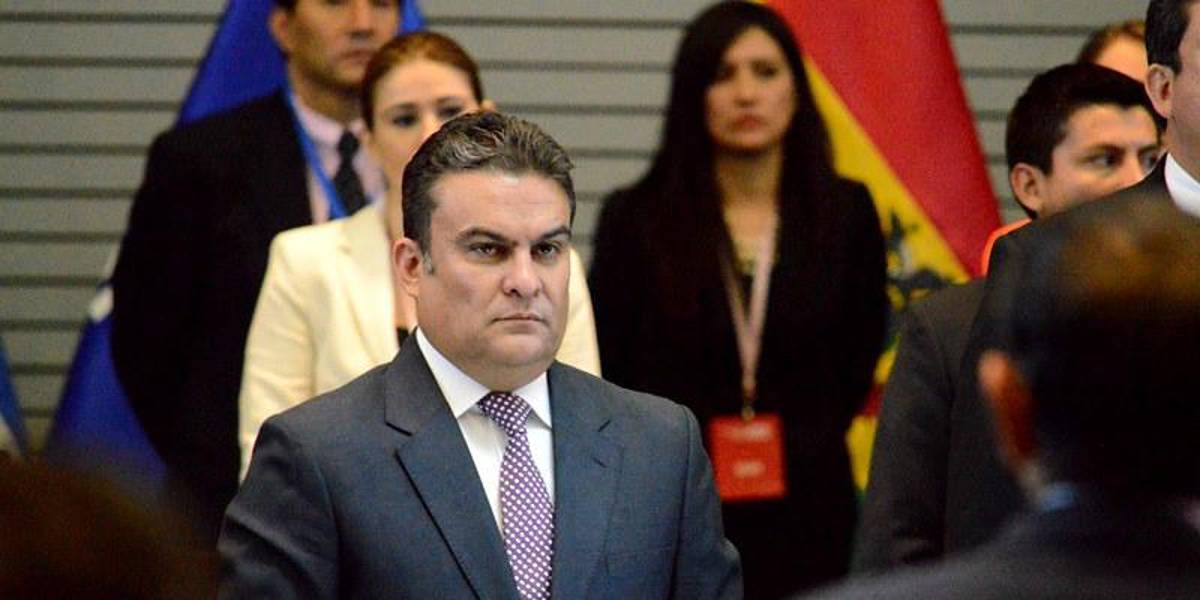 José Serrano y cuatro momentos incómodos en su carrera política