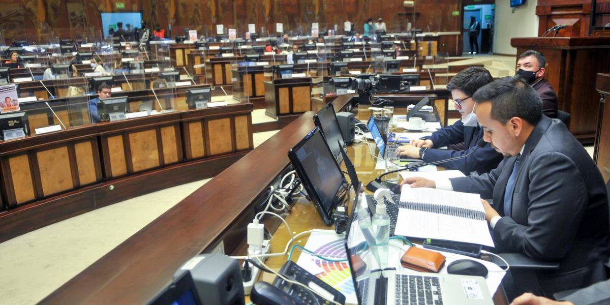 Pleno de la Asamblea analiza informe sobre la crisis carcelaria