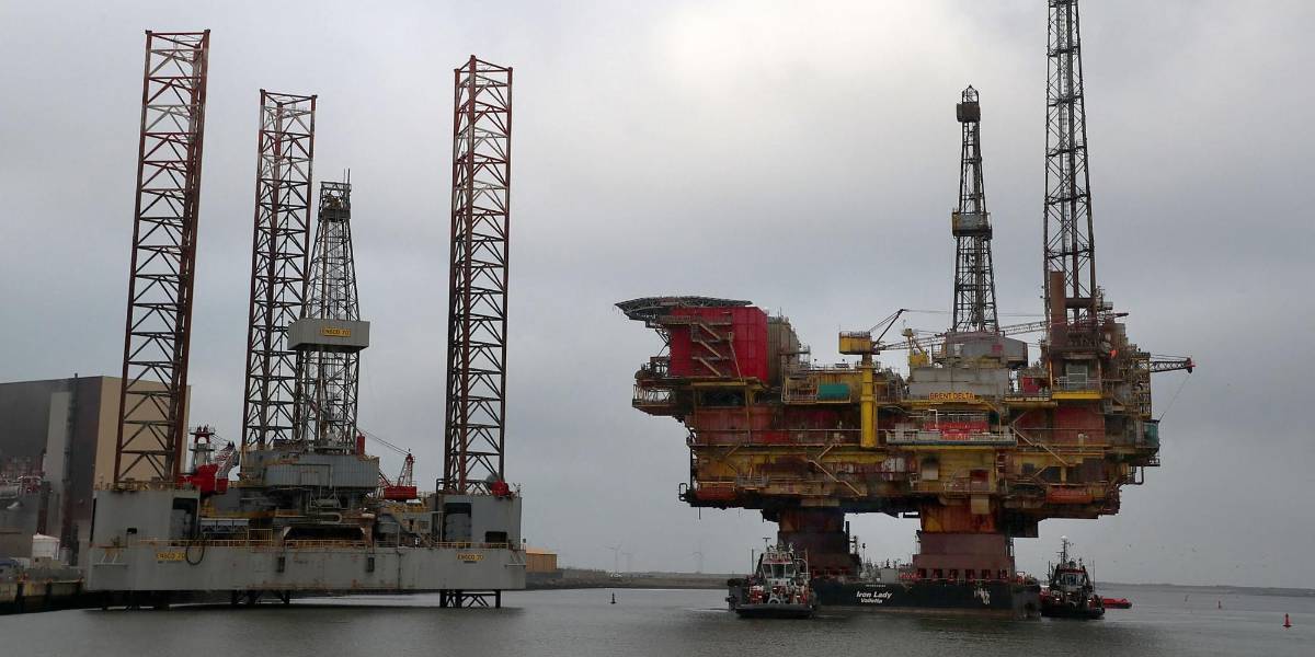 El barril de petróleo Brent cae a su nivel más bajo desde 2021