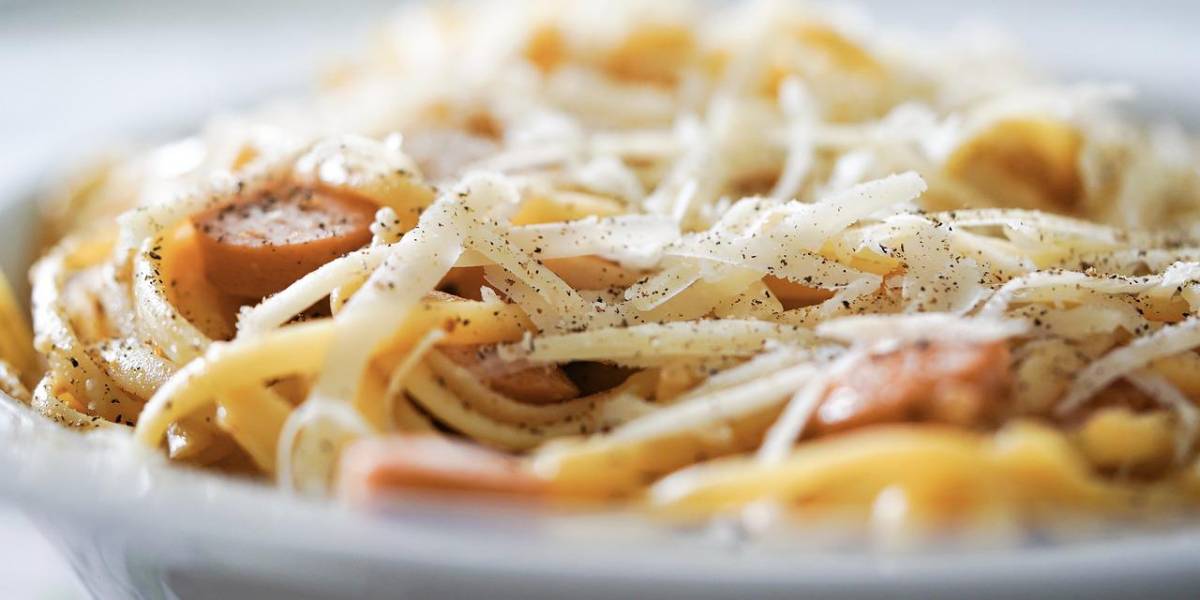 Esta es la mejor hora para cenar y acelerar el metabolismo, según expertos