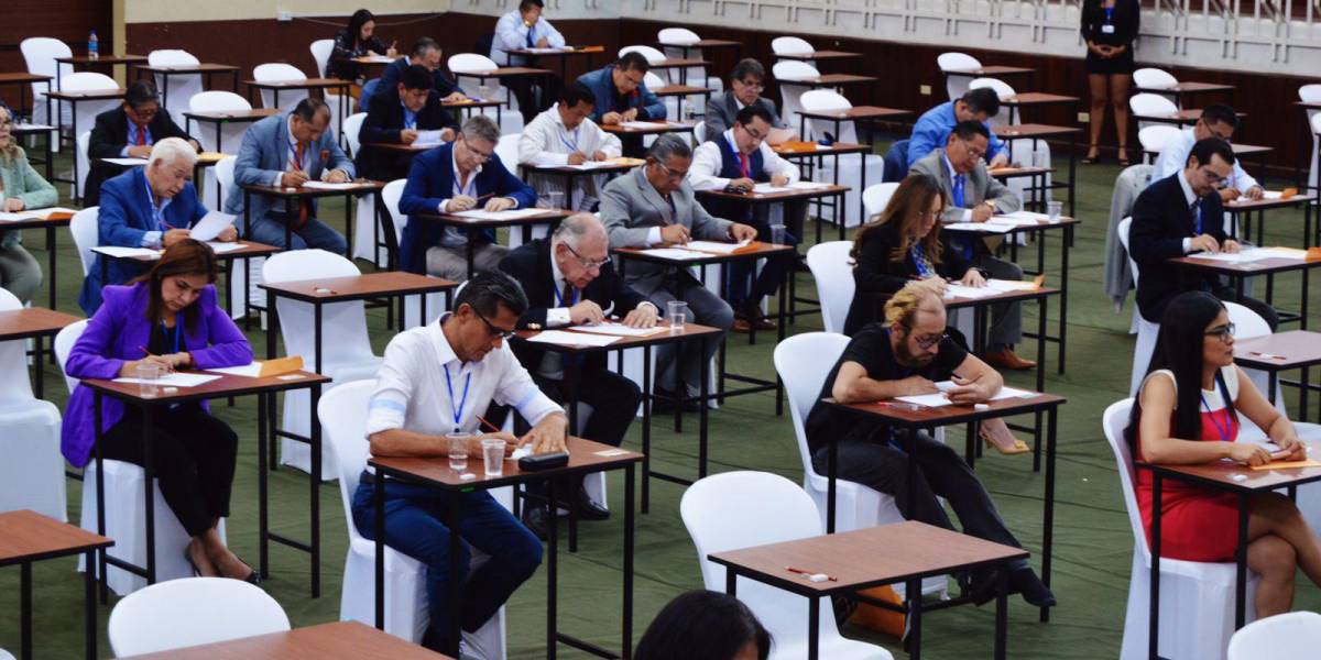 Concurso Contralor: solo 48 de 103 postulantes asistieron al examen escrito