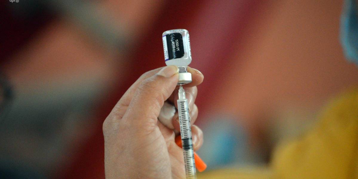 COVID-19 en Ecuador: aplicación de la tercera dosis de la vacuna comenzaría antes de fin de año