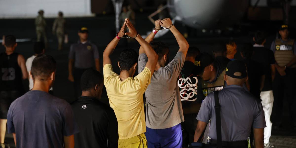 30 migrantes ecuatorianos fueron deportados desde Panamá y llegan este 29 de agosto a Manta