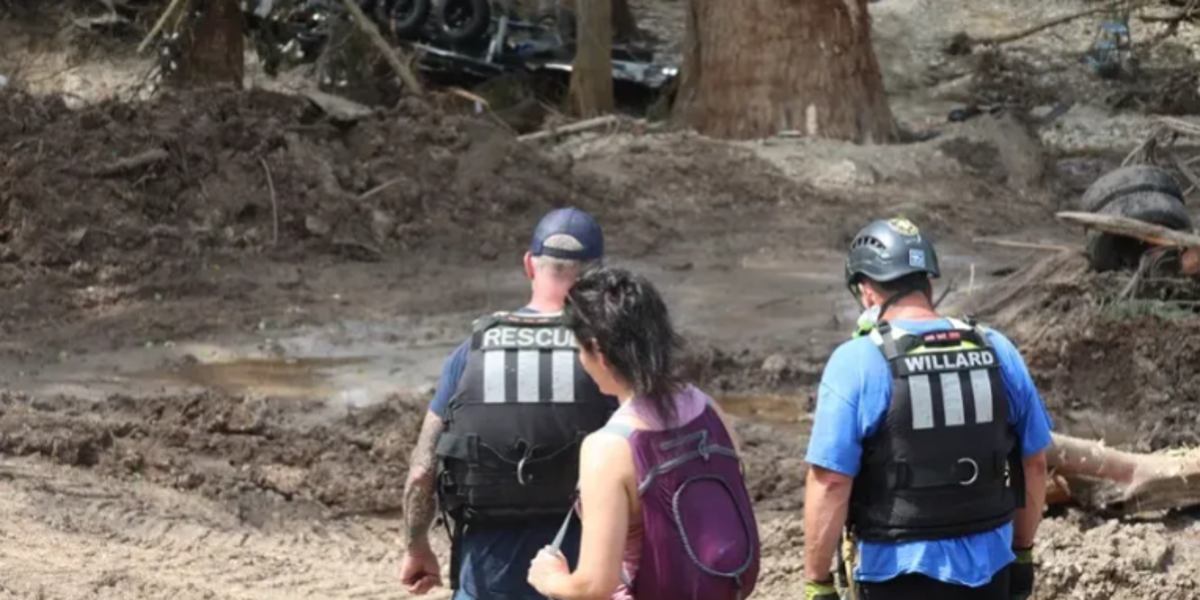 EE. UU.: Despliegue operativo y masivo para buscar a desaparecidos por las inundaciones en Texas