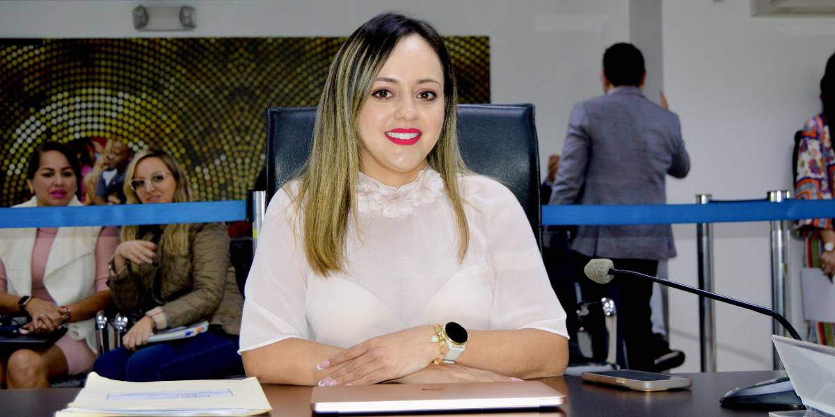 La Comisión de Fiscalización pone su mira en Johanna Verdezoto, consejera del CPCCS