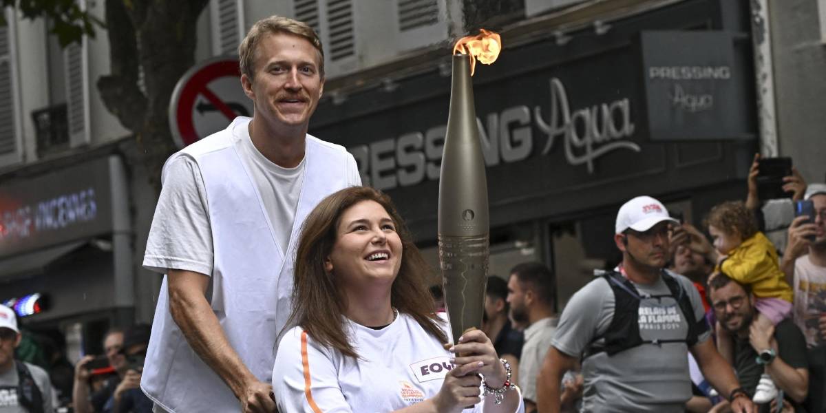 La Antorcha Olímpica continúa su periplo hacia París