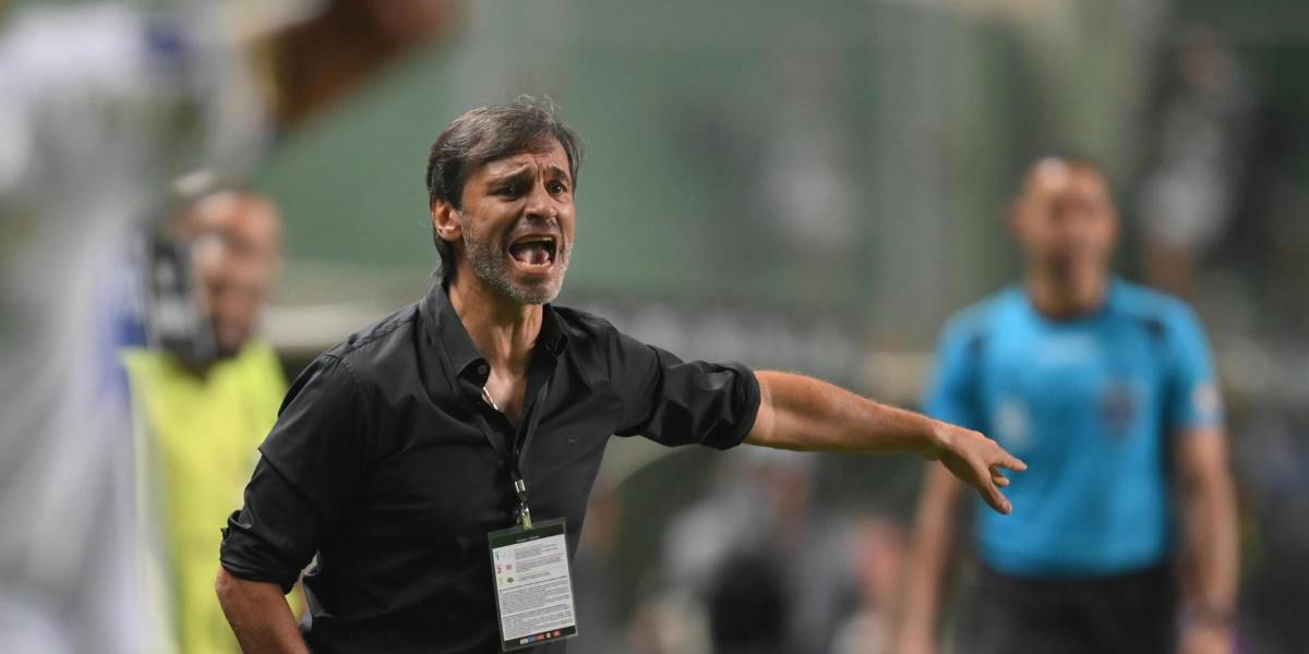 Fabián Bustos fue despedido del América Mineiro, tras descender en Brasil