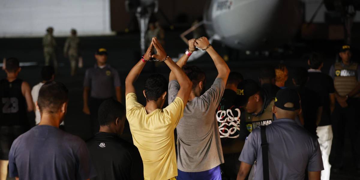 Las autoridades panameñas afirman que los migrantes que cruzan por el Darién no quieren regresar a sus países
