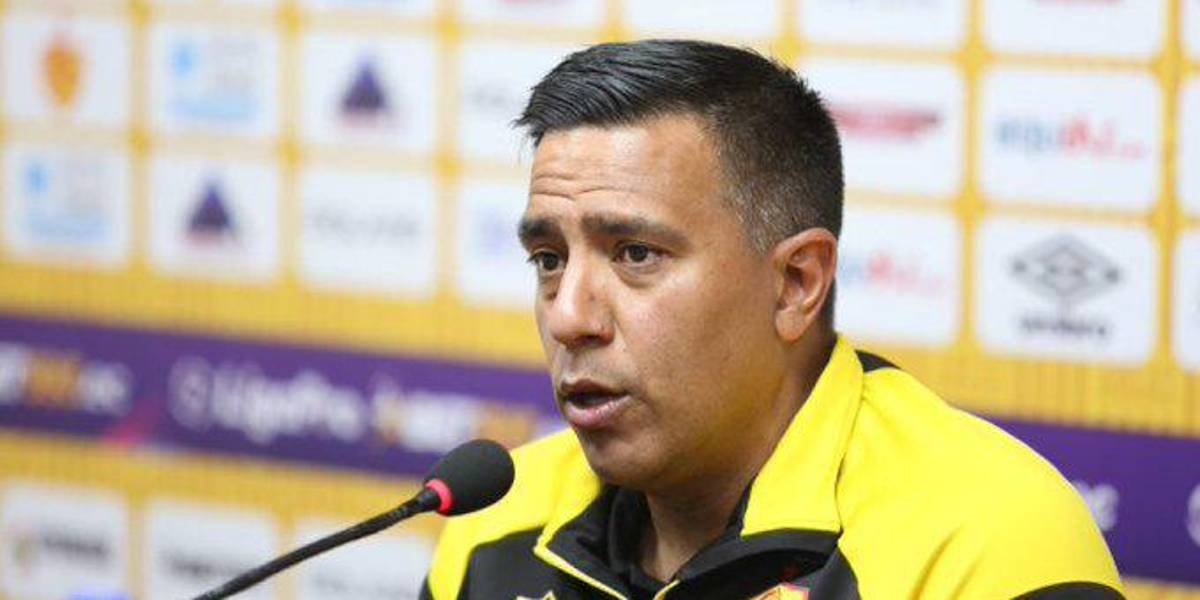 César Farías se refirió sobre la agresión a los dos jugadores de Delfín, ¿qué dijo el DT?