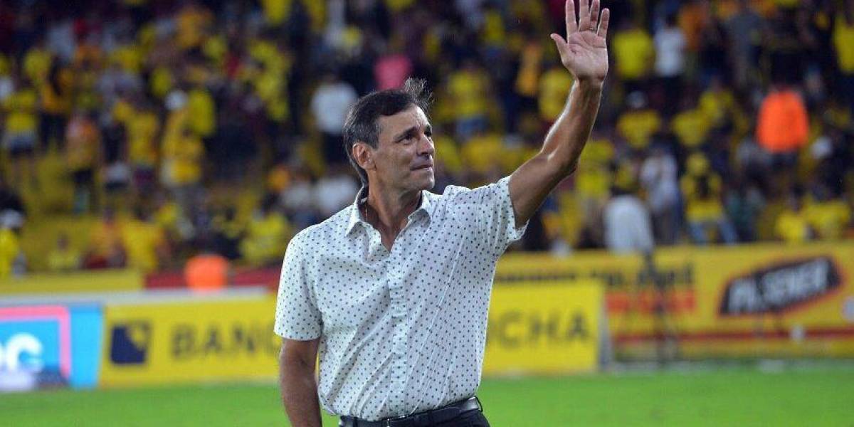 Fabián Bustos dirigirá al América Mineiro de Brasil