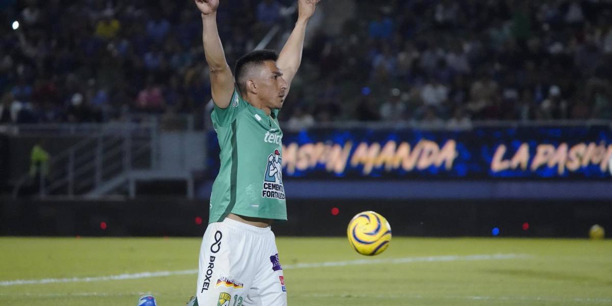 Ángel Mena asistió y anotó un gol en el empate de León contra el Mazatlán