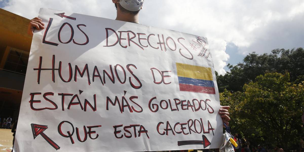 La Policía disparó perdigones a periodistas en las protestas en Colombia, según FLIP