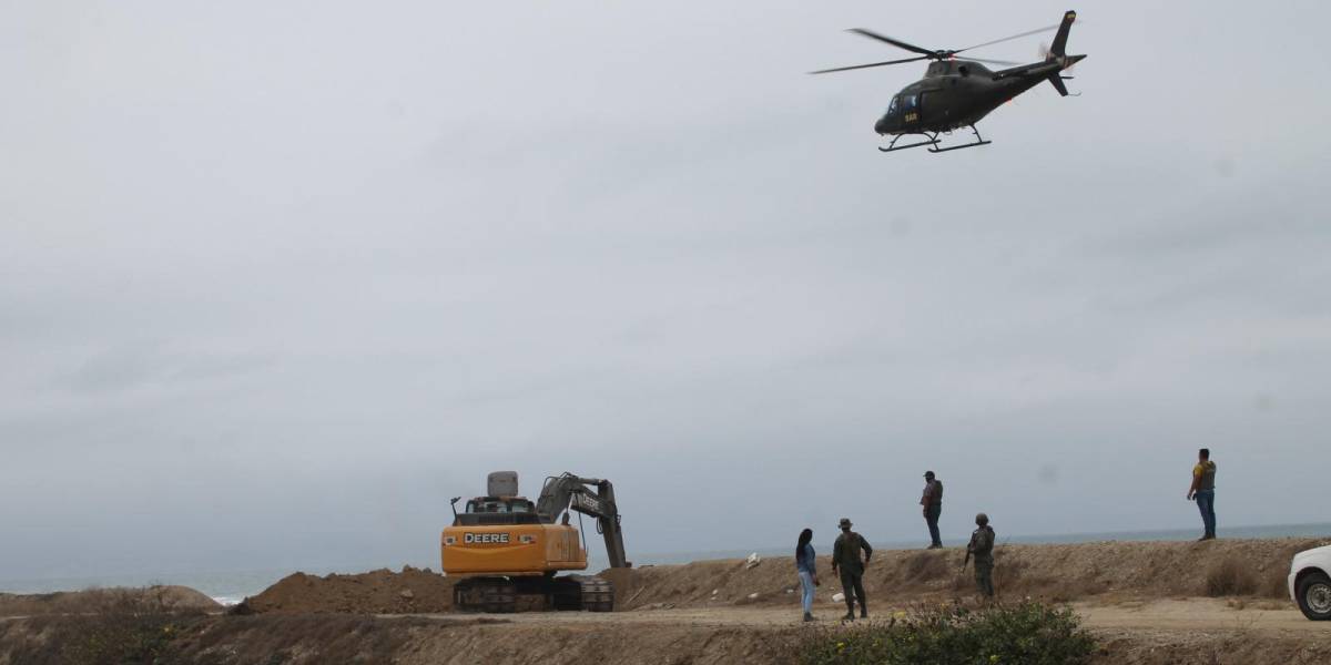 Manabí: militares destruyeron dos pistas clandestinas usadas para el narcotráfico