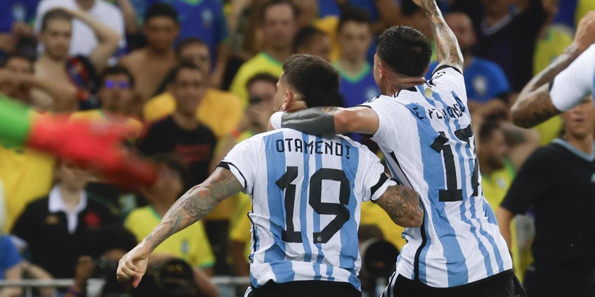 Argentina, con gol de Otamendi, derrotó a Brasil y acabó con su invicto de local