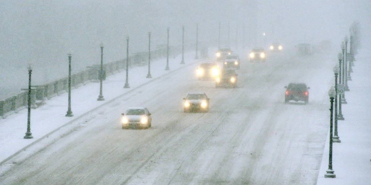 El temporal invernal deja más de 2 000 accidentes y un muerto en EE. UU.