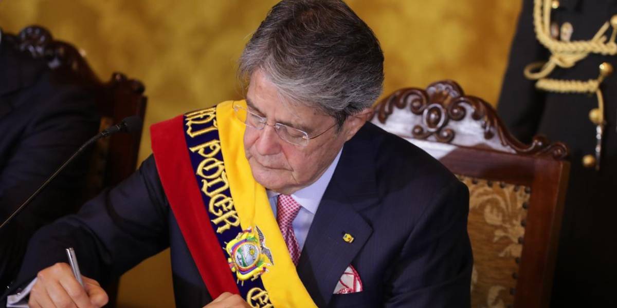El presidente Lasso suscribió el reglamento de la Reforma Tributaria