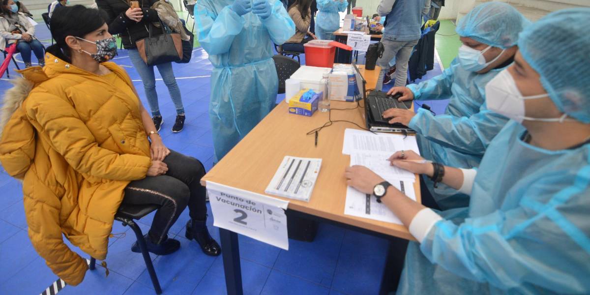 Ecuador prevé que Galápagos sea la primera provincia con vacunación total