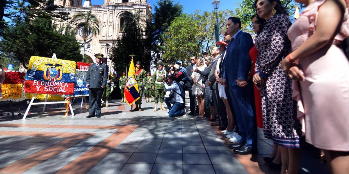 Cuenca celebra 203 años de independencia con anuncios de obras en salud y seguridad