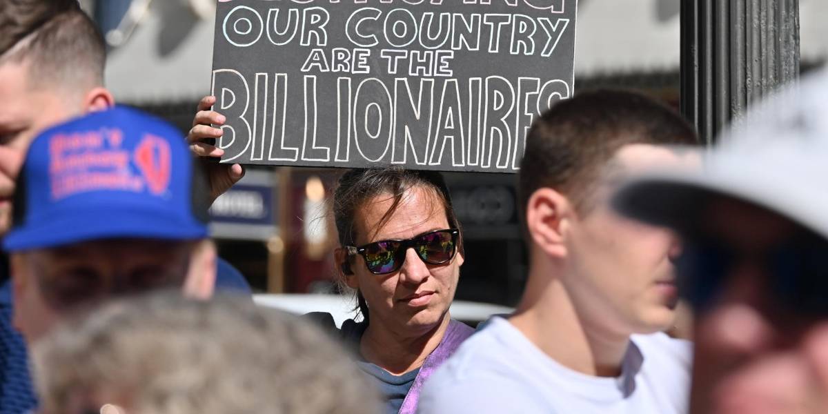 Masivas protestas del Día del Trabajo acusan a Trump de favorecer a los ricos