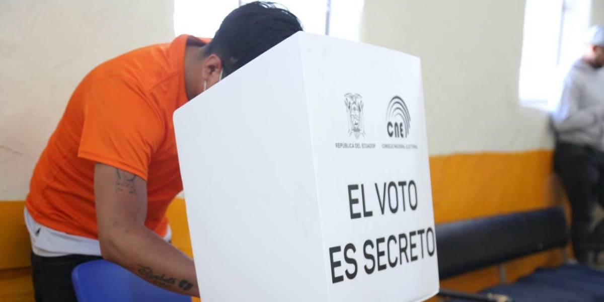 Elecciones Ecuador 2023: 1 124 personas privadas de la libertad ejercieron su derecho al voto